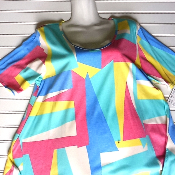 LLR Abstract Printed Perfect T Top-#0599 - Picture 3 of 14